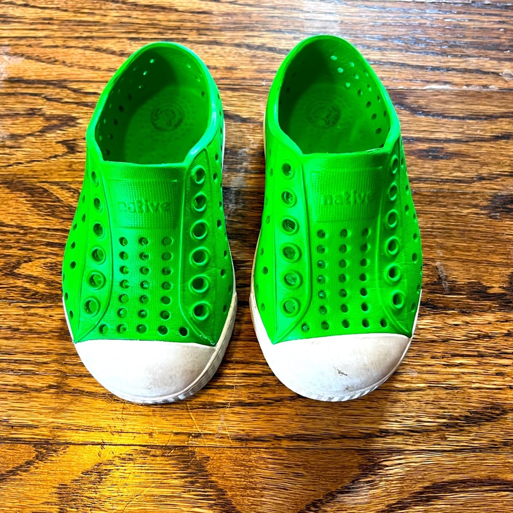 Kids’ bright green Natives shoes! Excellent used condition, size 6 toddler/baby